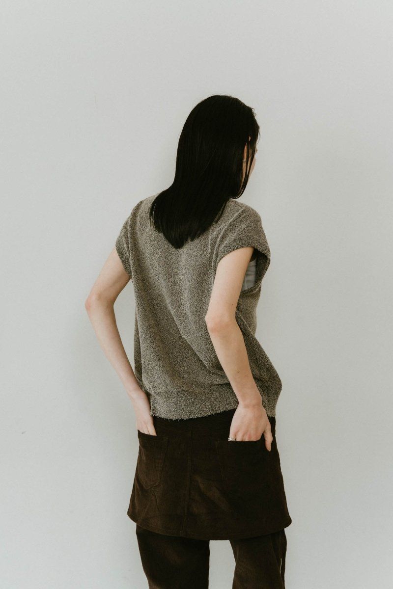 Vneck logo knit vest / Vネック ロゴニットベスト (ミックス) / 25SS
