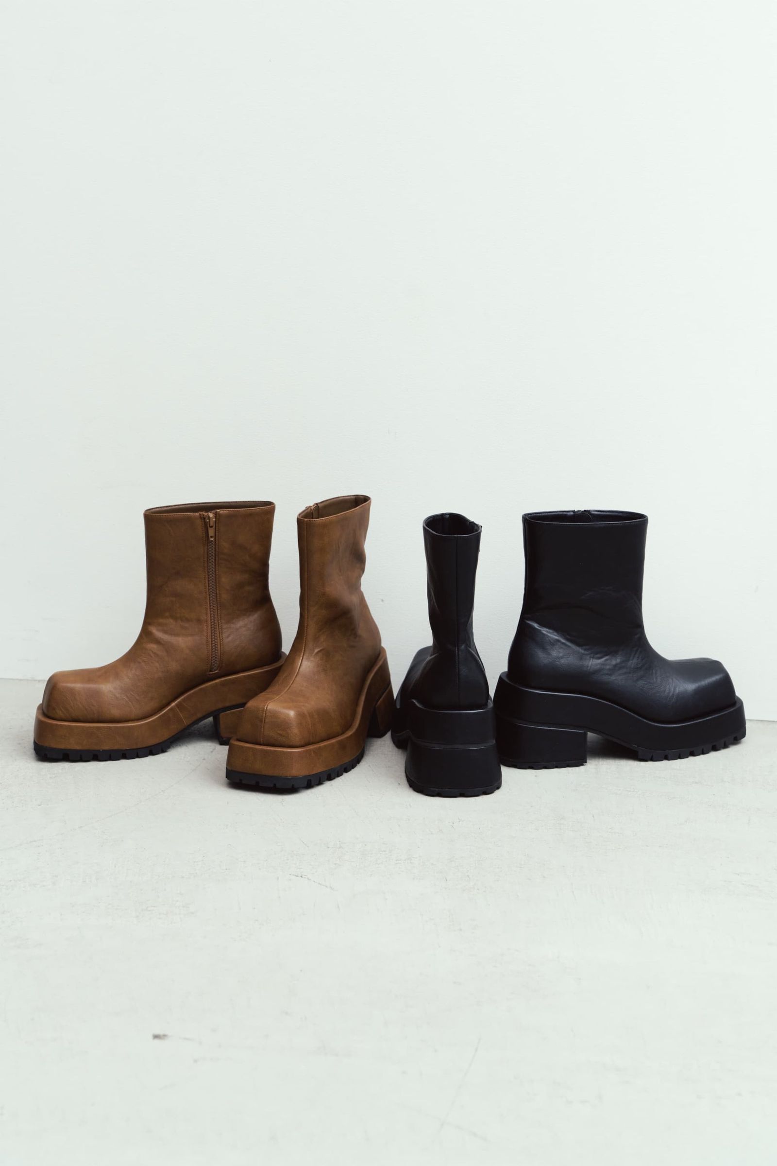 ボリューム スクエアブーツ (ブラウン) volume square boots (Brown) / 26AW