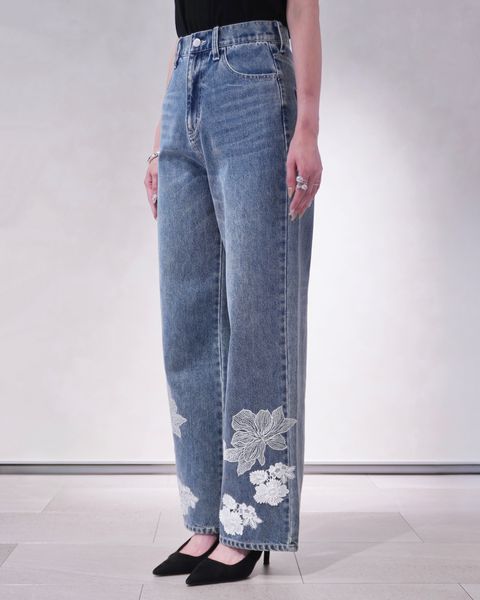 レース ストレートデニムパンツ (ライトブルー) lace embellished hem straight denim PT (Lblue) /  26SS