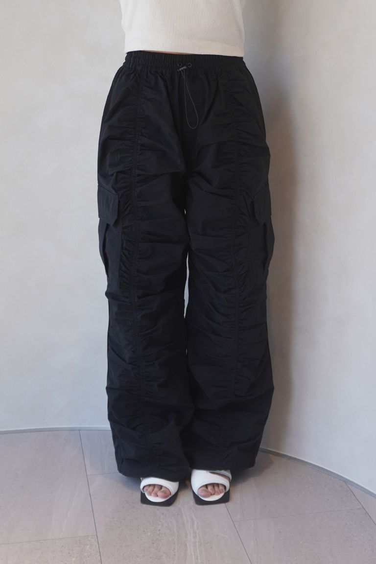163cm 47kg 裾絞りなし