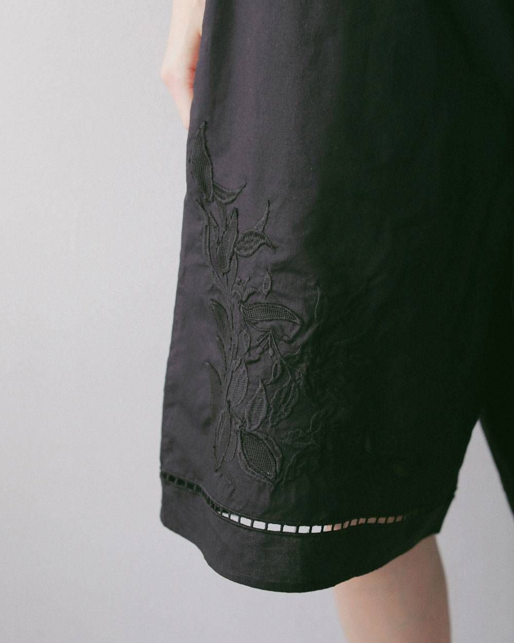 エンブロイダリー ハーフパンツ (ブラック) Embroidery Half Pants (Black) / 27SS