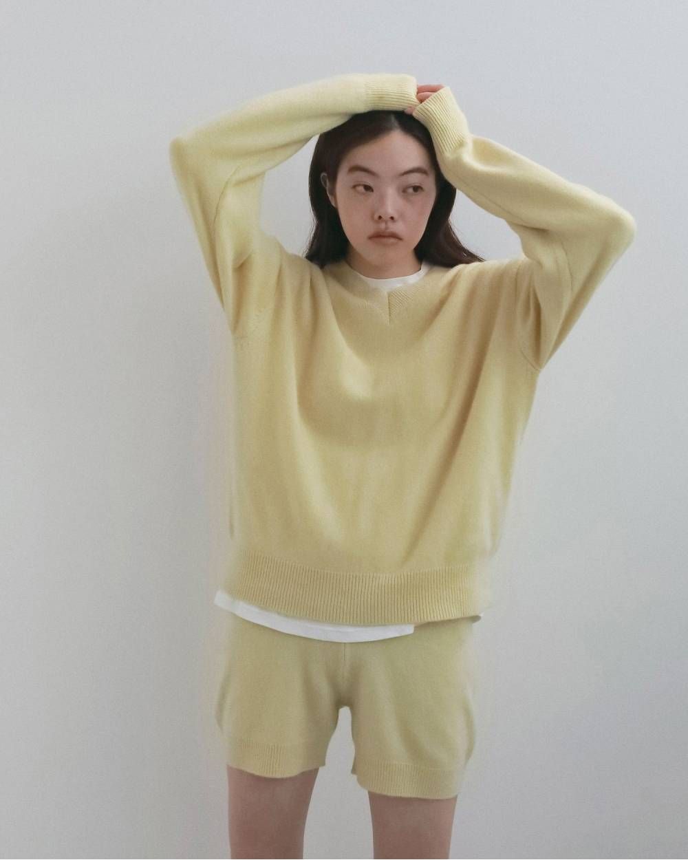ウールVネックニット (イエロー) Wool Vneck Knit (Yellow) / 26AW 【6月29日まで期間限定予約】