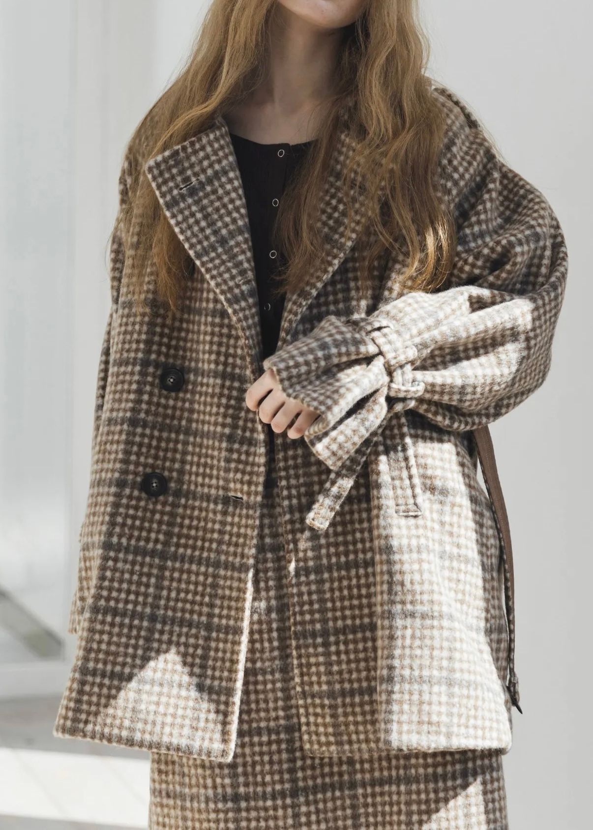 middle shaggy volume sleeve trench coat / ミドル シャギートレンチコート (キャメル) / 25AW
