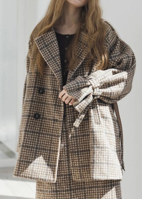 middle shaggy volume sleeve trench coat / ミドル シャギートレンチコート (キャメル) / 25AW