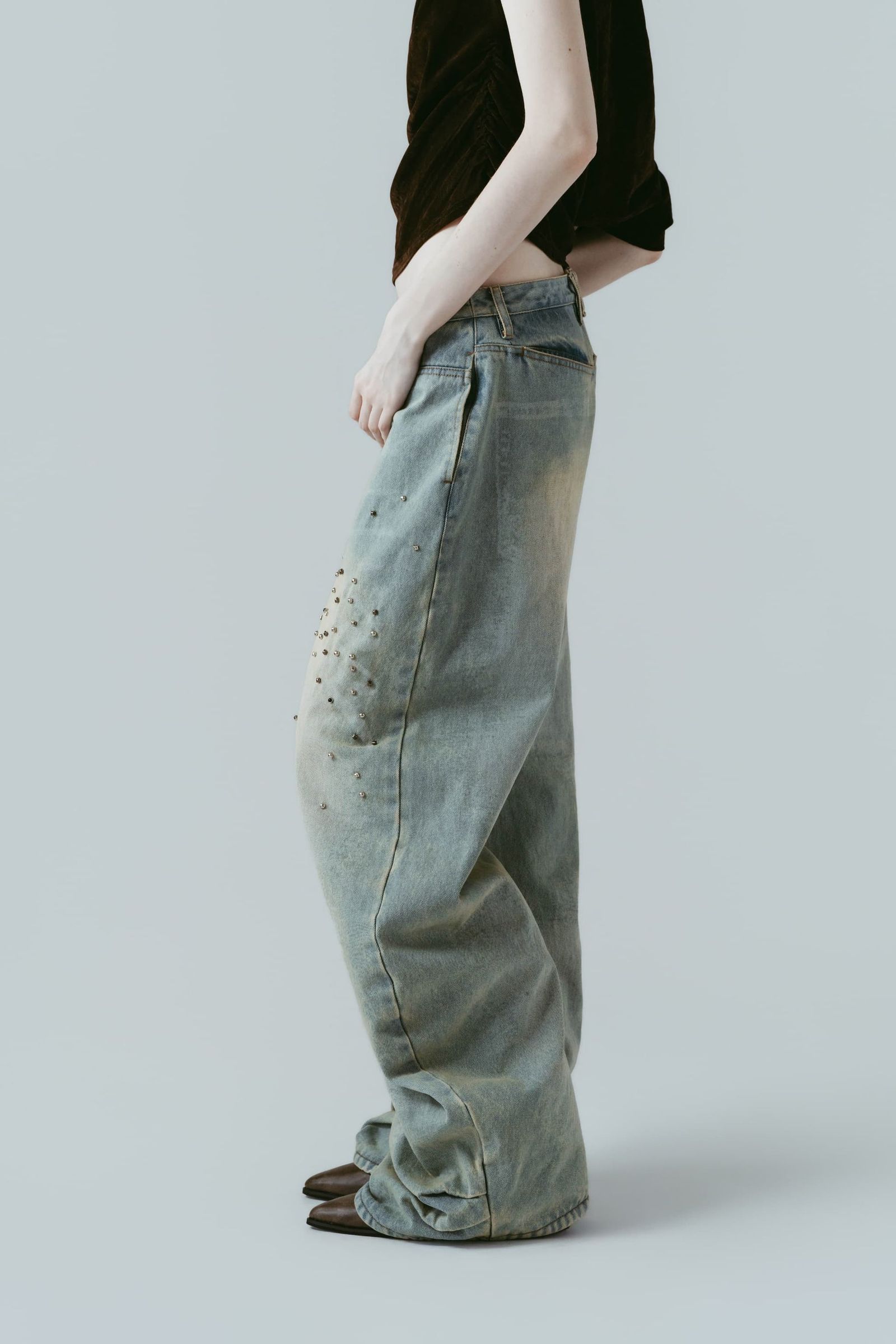 スタッズ ドレープデニム (ブルー) studded draped denim pants(unisex) (Blue) /  26SS