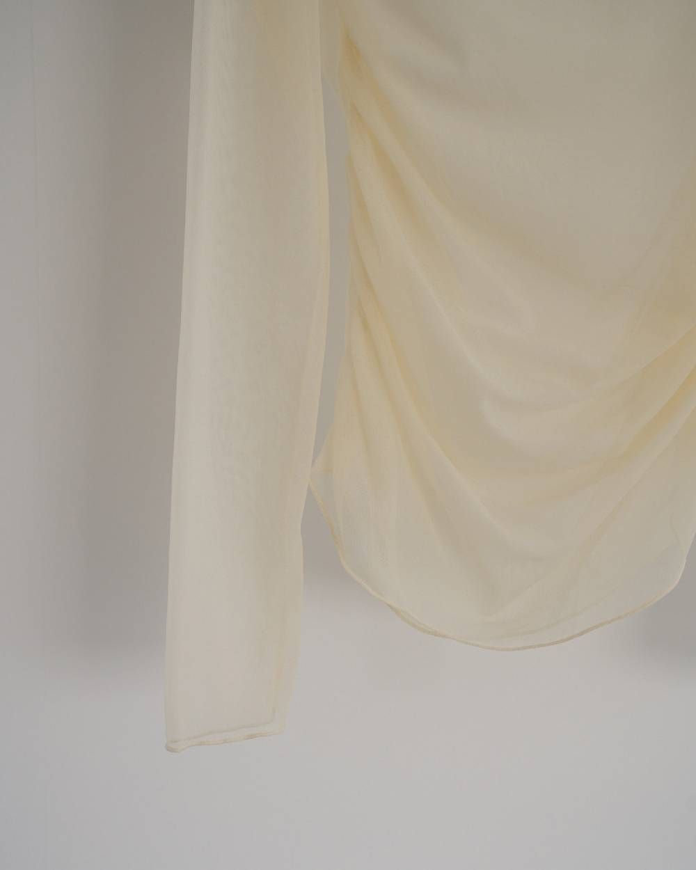 シアーオフショルダートップス (アイボリー) Sheer Offshoulder Tops (Ivory) /  26SS