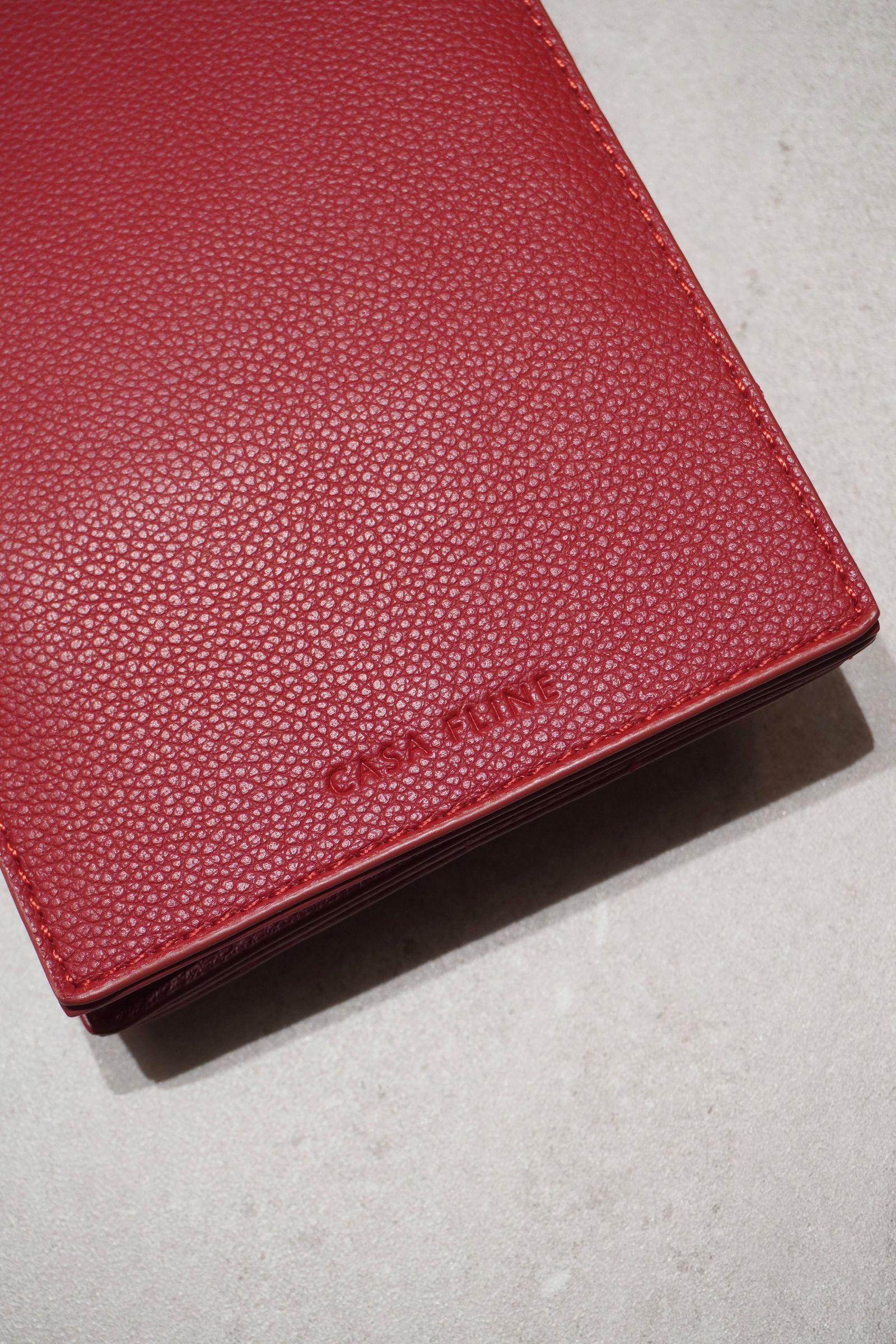 RECYCLING LEATHER MULTI MOBILE POUCH / リサイクルレザーマルチモバイルポーチ (レッド) スマホショルダー/コインケース・カードホルダー付き / 取り外し可能