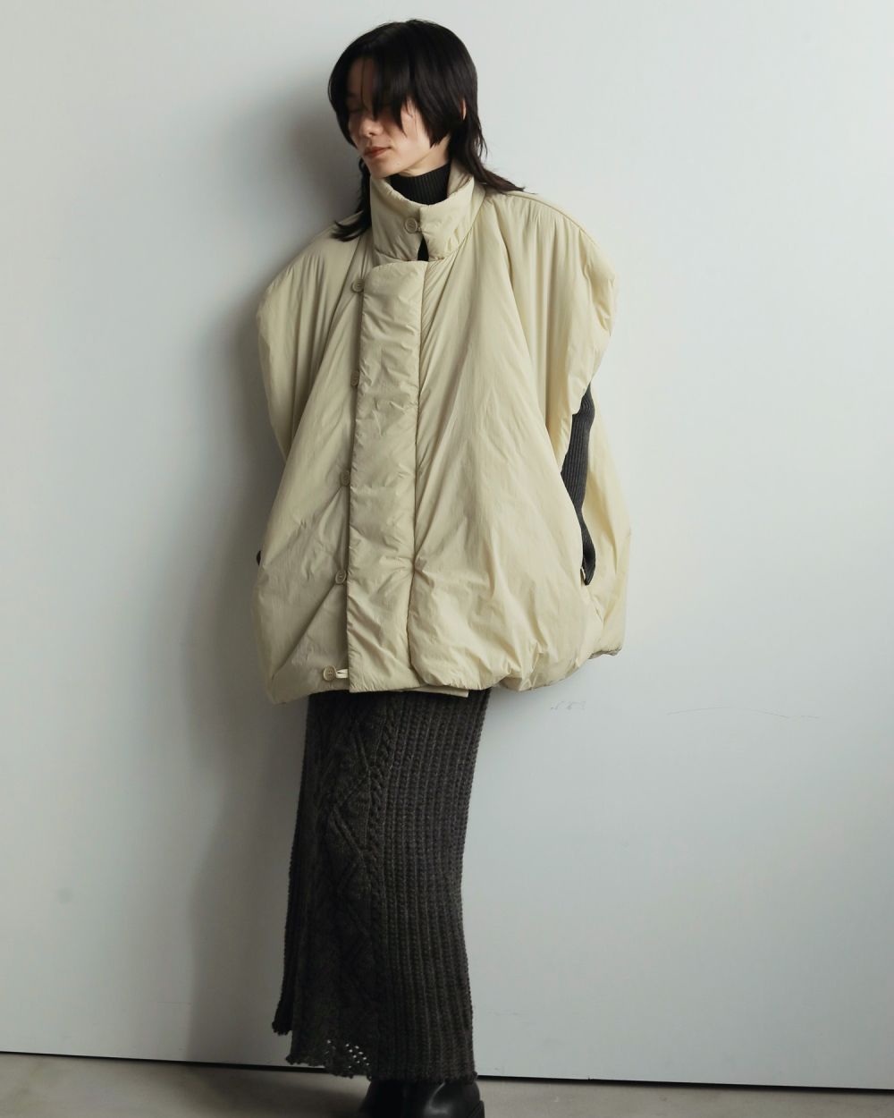 【25AW】Volume Over Vest / ボリューム オーバーパファベスト (クリーム)