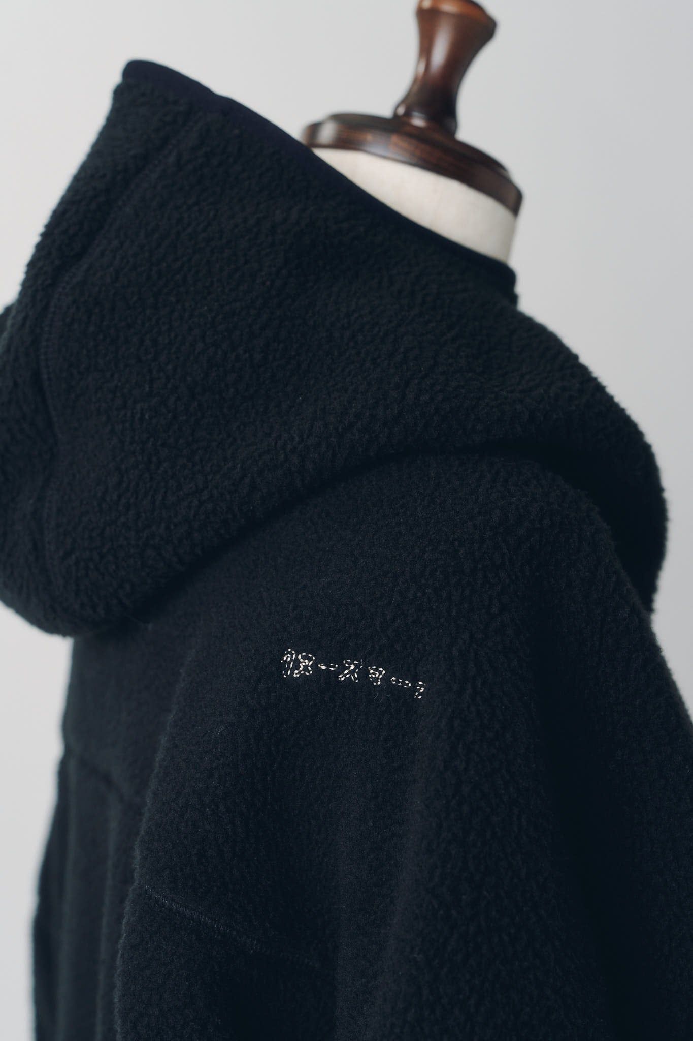 カーブジップ ボアフーディ (ブラック) curved zip boa hoodie(unisex) (Black) / 26AW