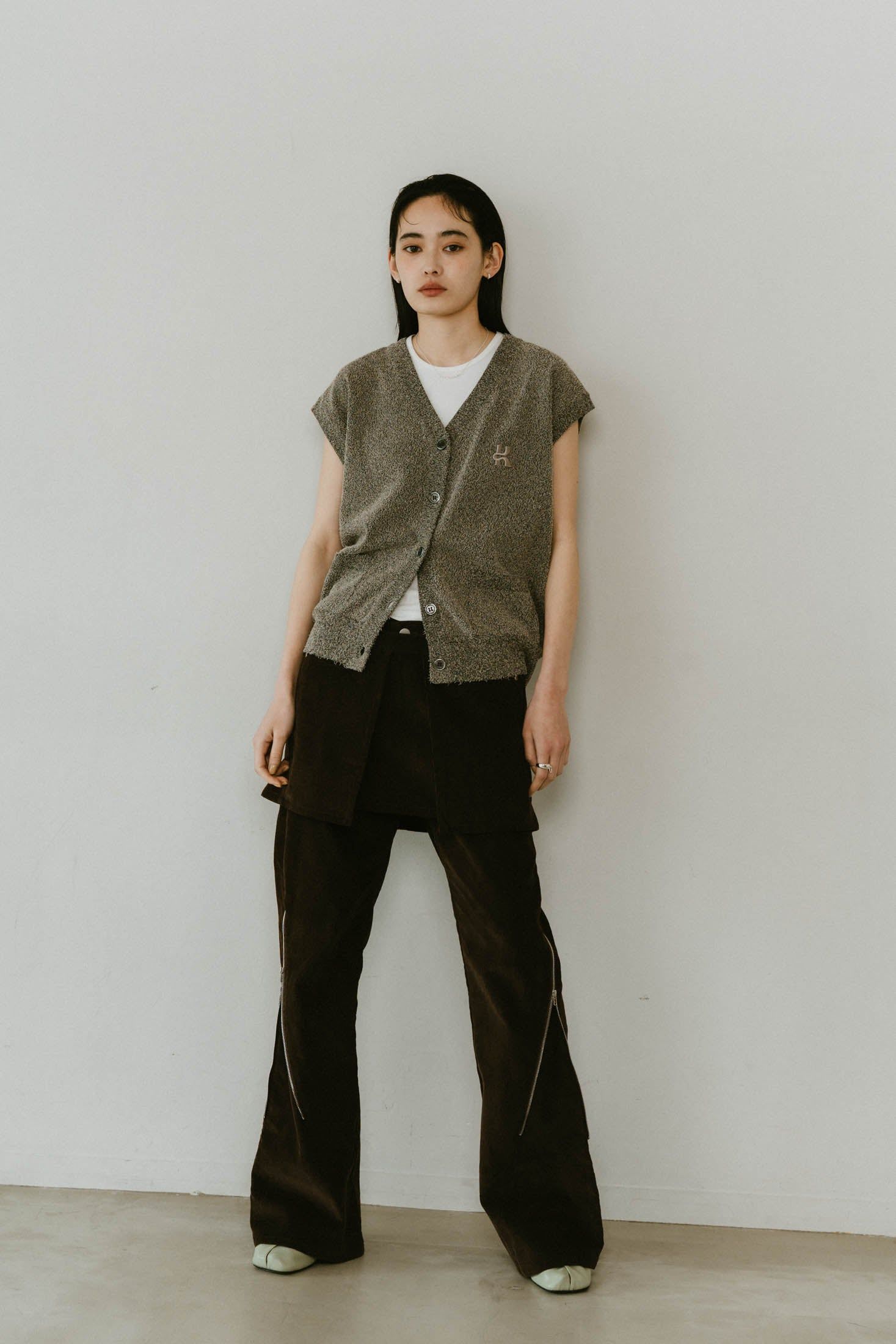 Knuth Marf - Vneck logo knit vest / Vネック ロゴニットベスト