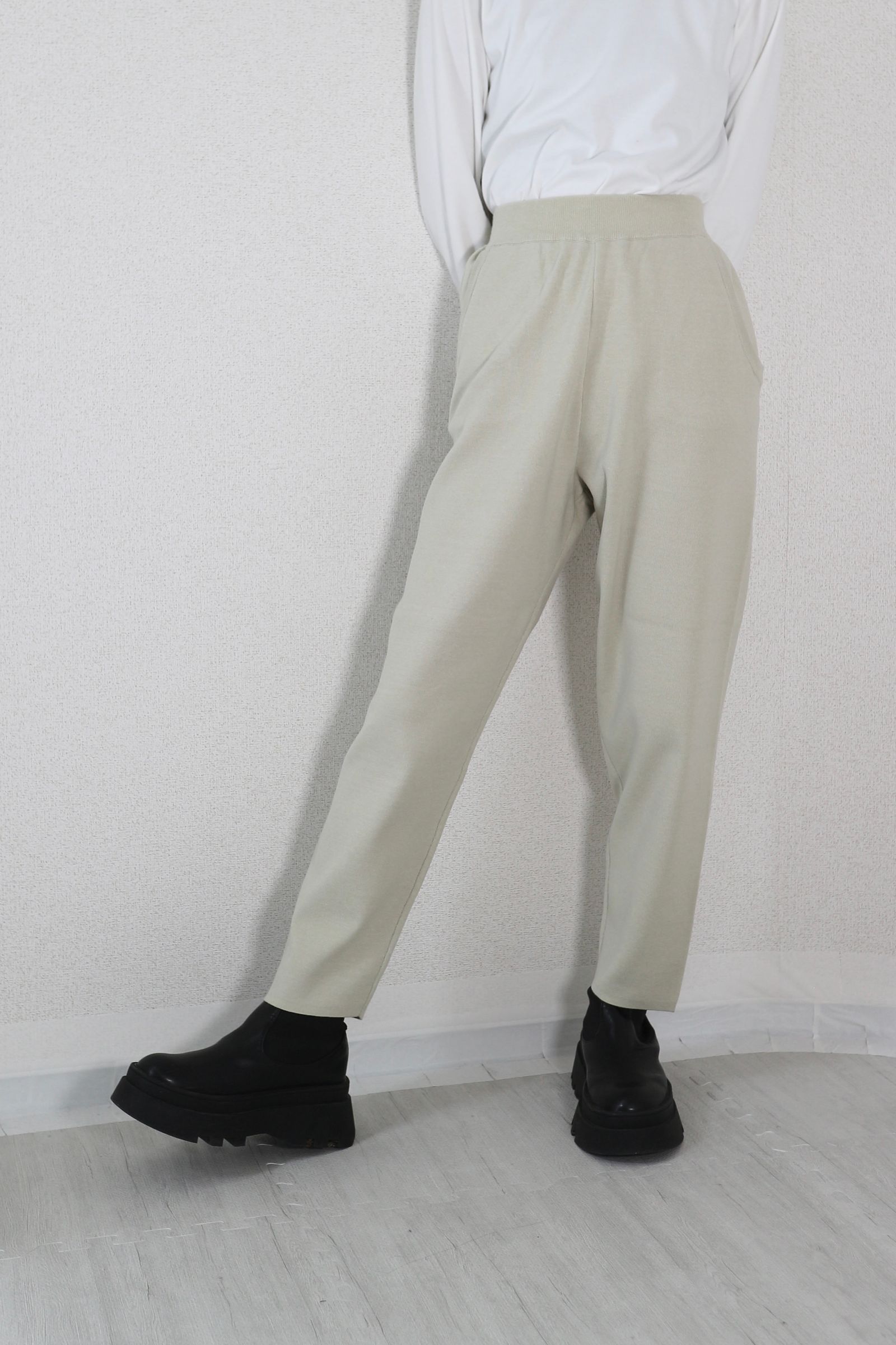 TAPERED KNIT PANTS / テーパードニットパンツ (グレージュ)
