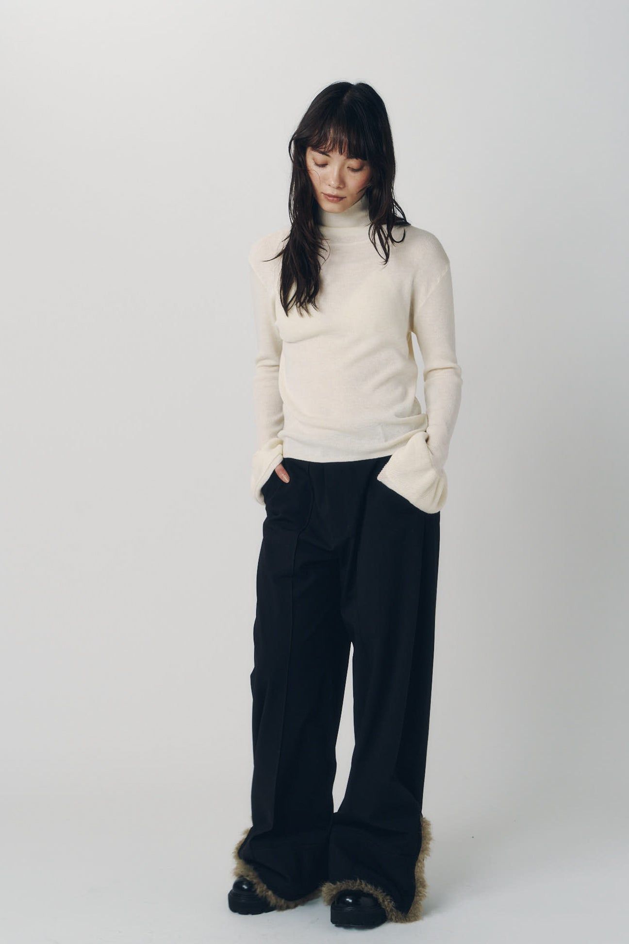 フリルハイネックニット (アイボリー) frill high neck knit (Ivory) / 26AW