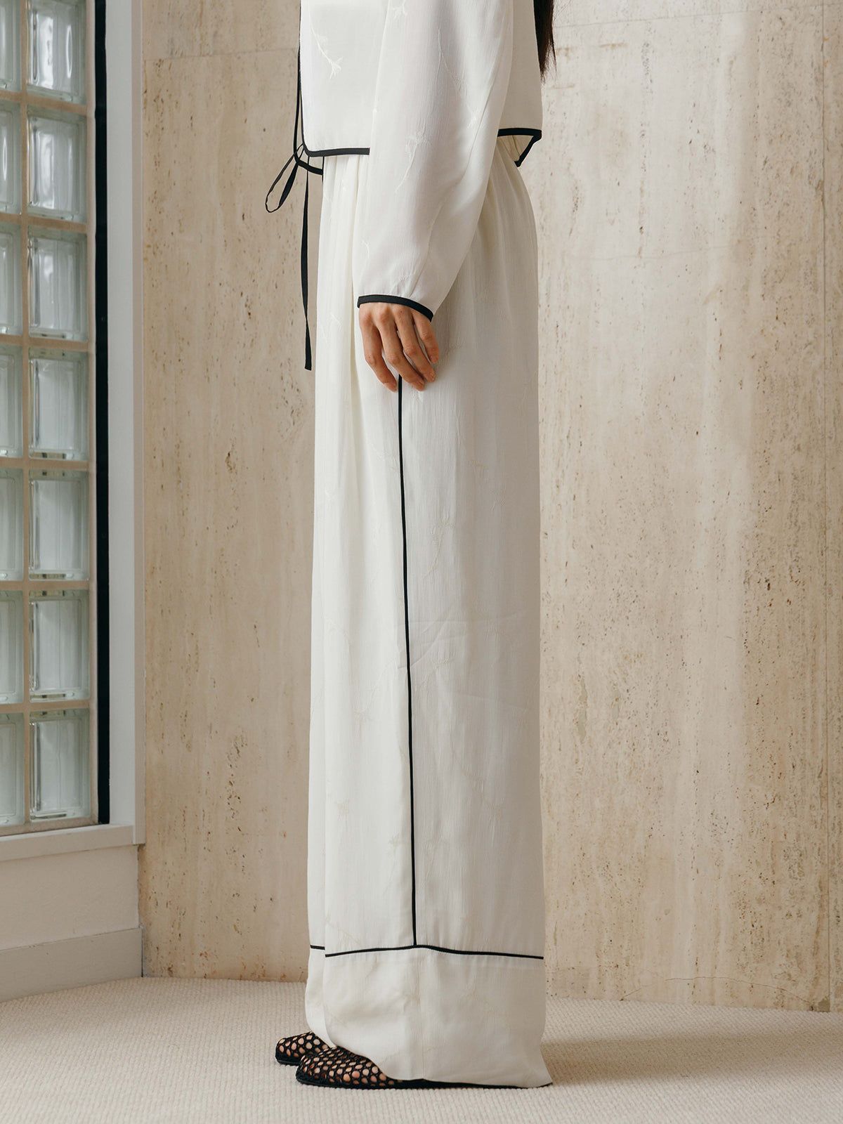 サテンジャガード イージーパンツ (アイボリー) SATIN JQ EASY PANTS (Ivory) /  26SS