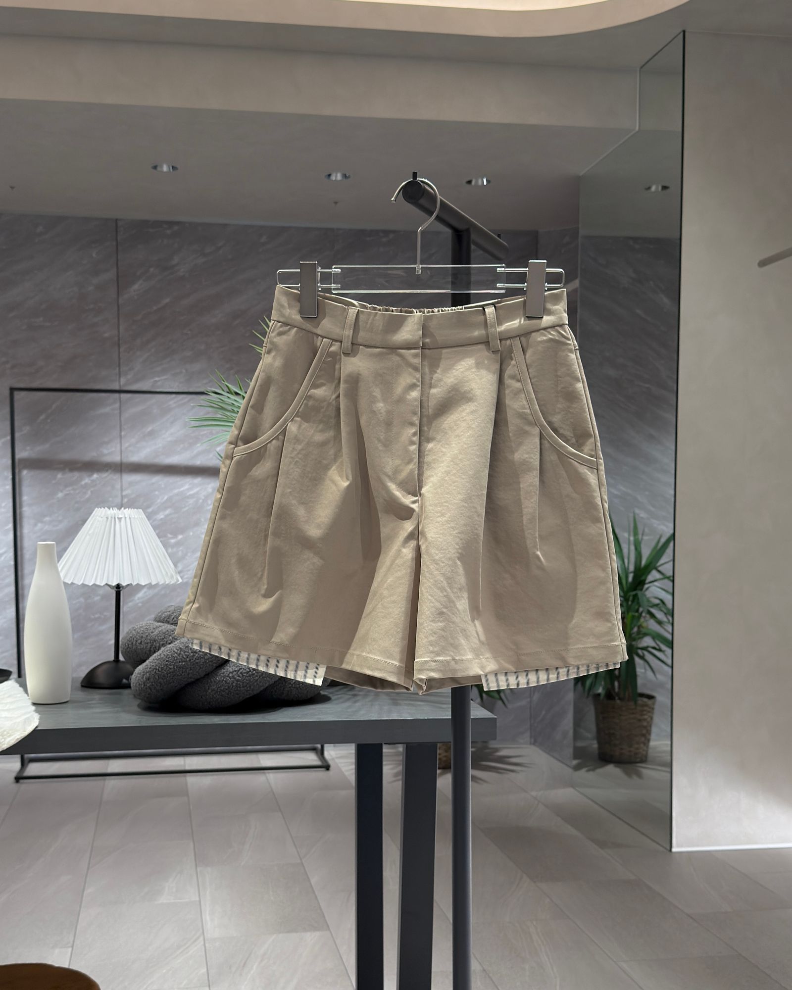 stripe pocket peep tuck chino S/PT / タックチノ ショートパンツ (タン) / 25AW