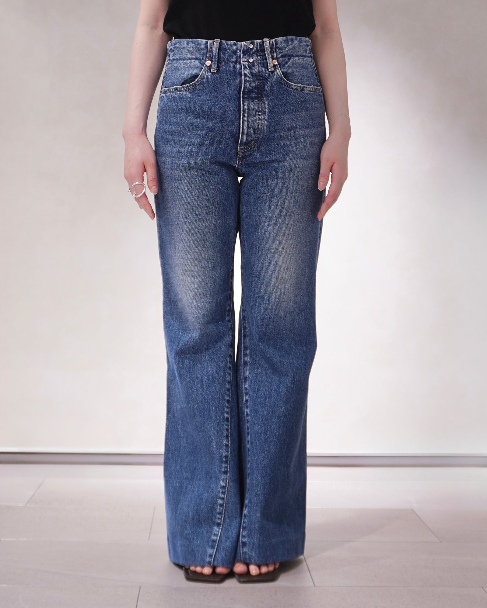 フレアジーンズ トラウザーズデニム (ヴィンテージブルー) FLARE JEAN TROUSERS (Vintage blue) /  レディース