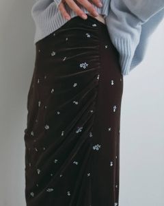 エンブロイダリー フラワーベロアスカート (ブラウン) Embroidery Flower Velourskirt (Brown) / 26AW 【6月29日まで期間限定予約】