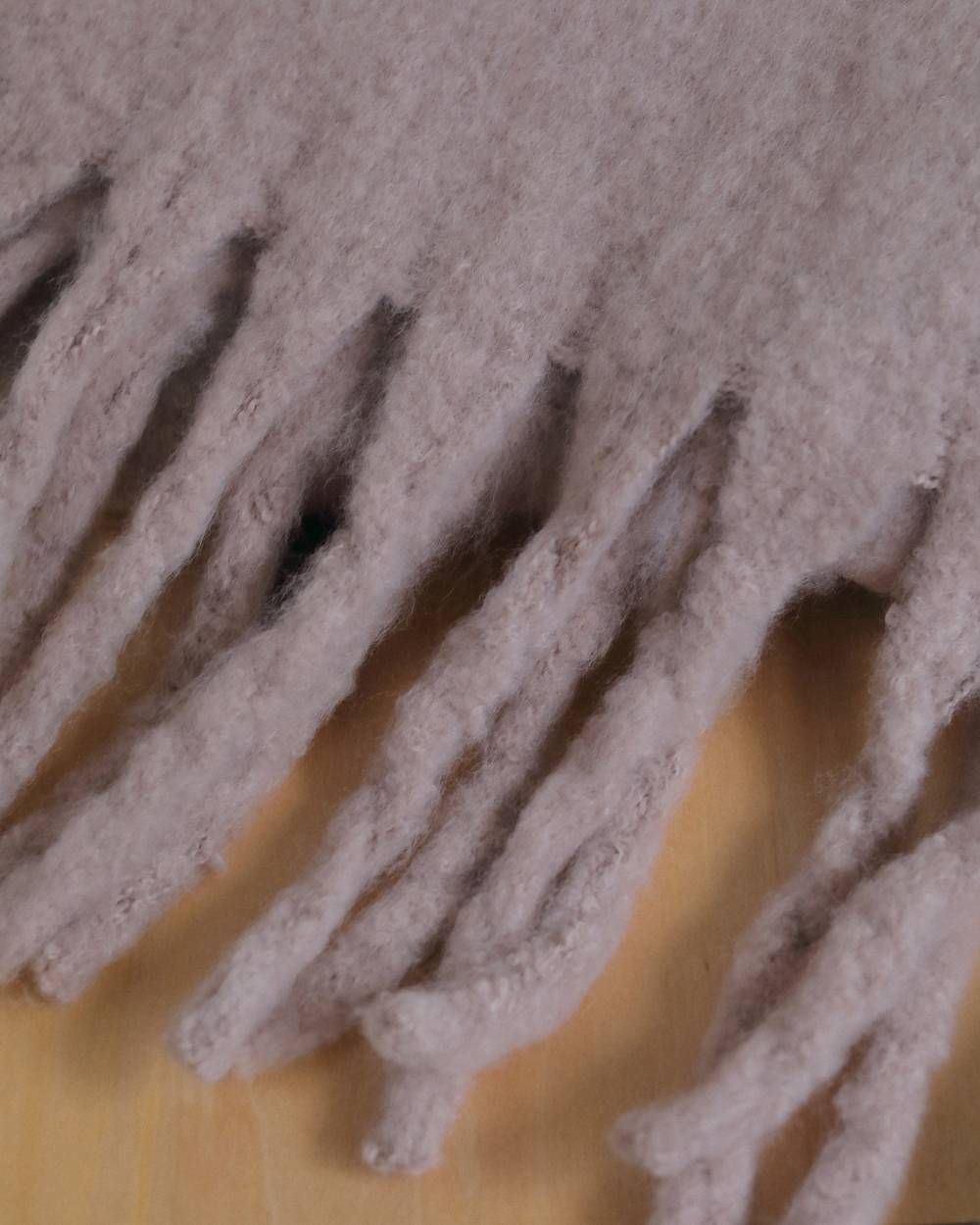 ソフトフリンジ ストール (ピンク) Soft Fringe Stole (Pink) / 26AW 【6月29日まで期間限定予約】