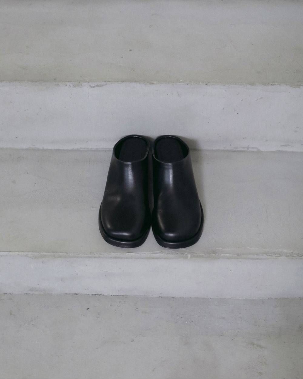 スクエアヒールスリッポン (ブラック) Square Heel Slip-on (Black) / 26AW 【6月29日まで期間限定予約】