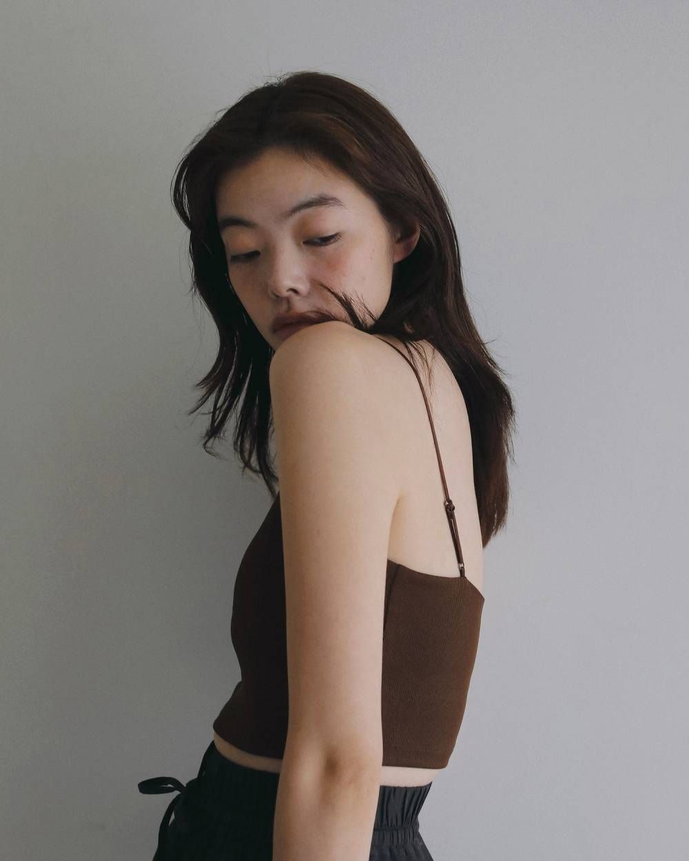 パッド付きハーフキャミソール (ブラウン) Padin Half Camisole (Brown) / 26SS