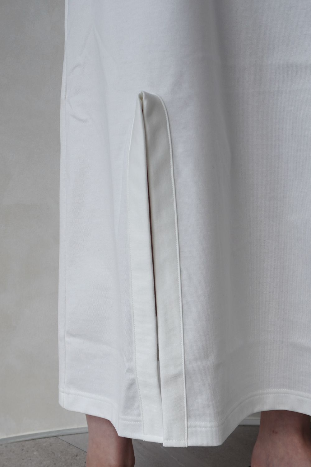 REFINA SLIT DRESS / リフィナスリットドレス (オフホワイト)