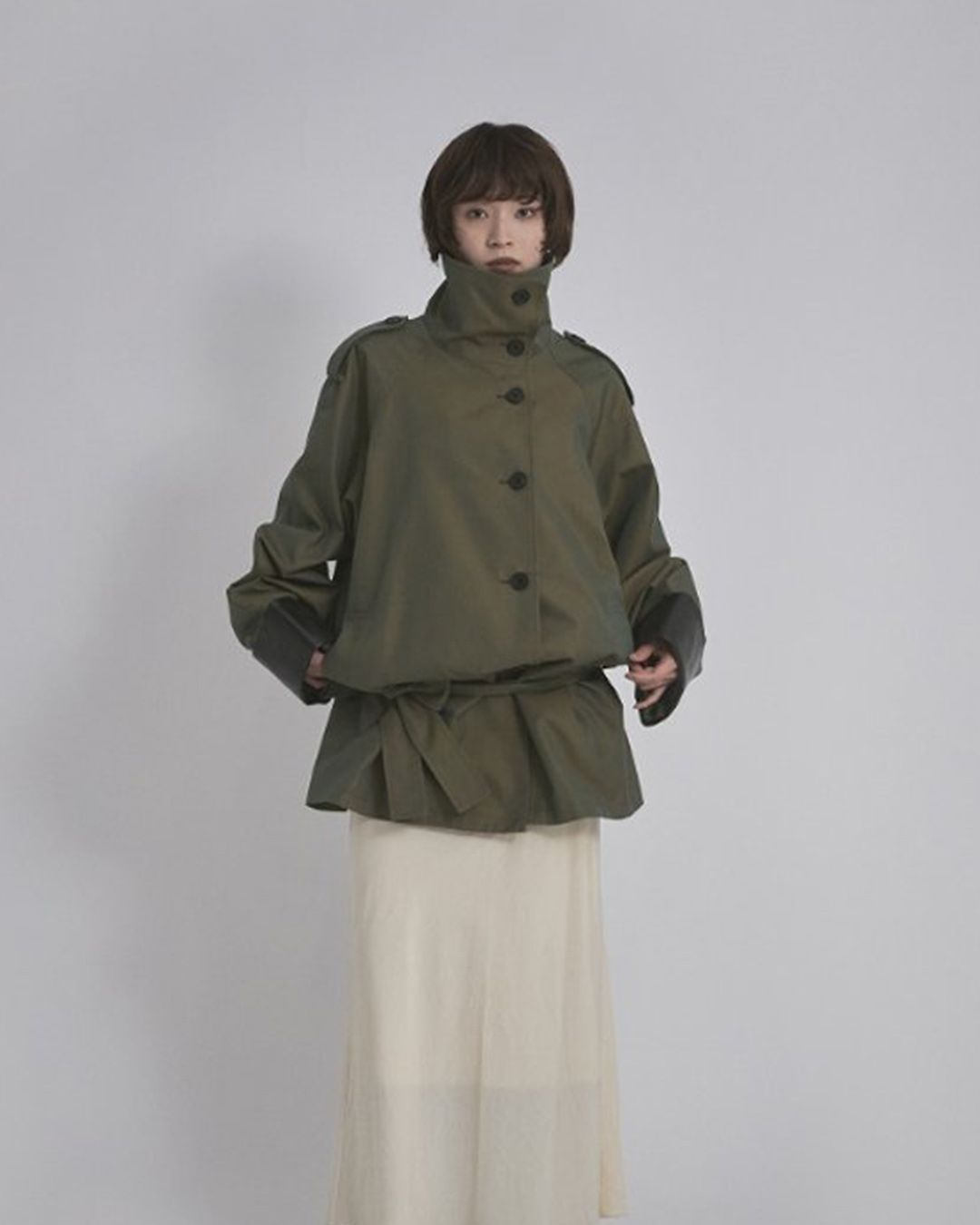 【先行予約】【26TH-05】スタンドカラートレンチコート (カーキ) Stand collar trench (Khaki) /  エコファー  /  フェイクファー 【受注期間6/14 23:59まで】