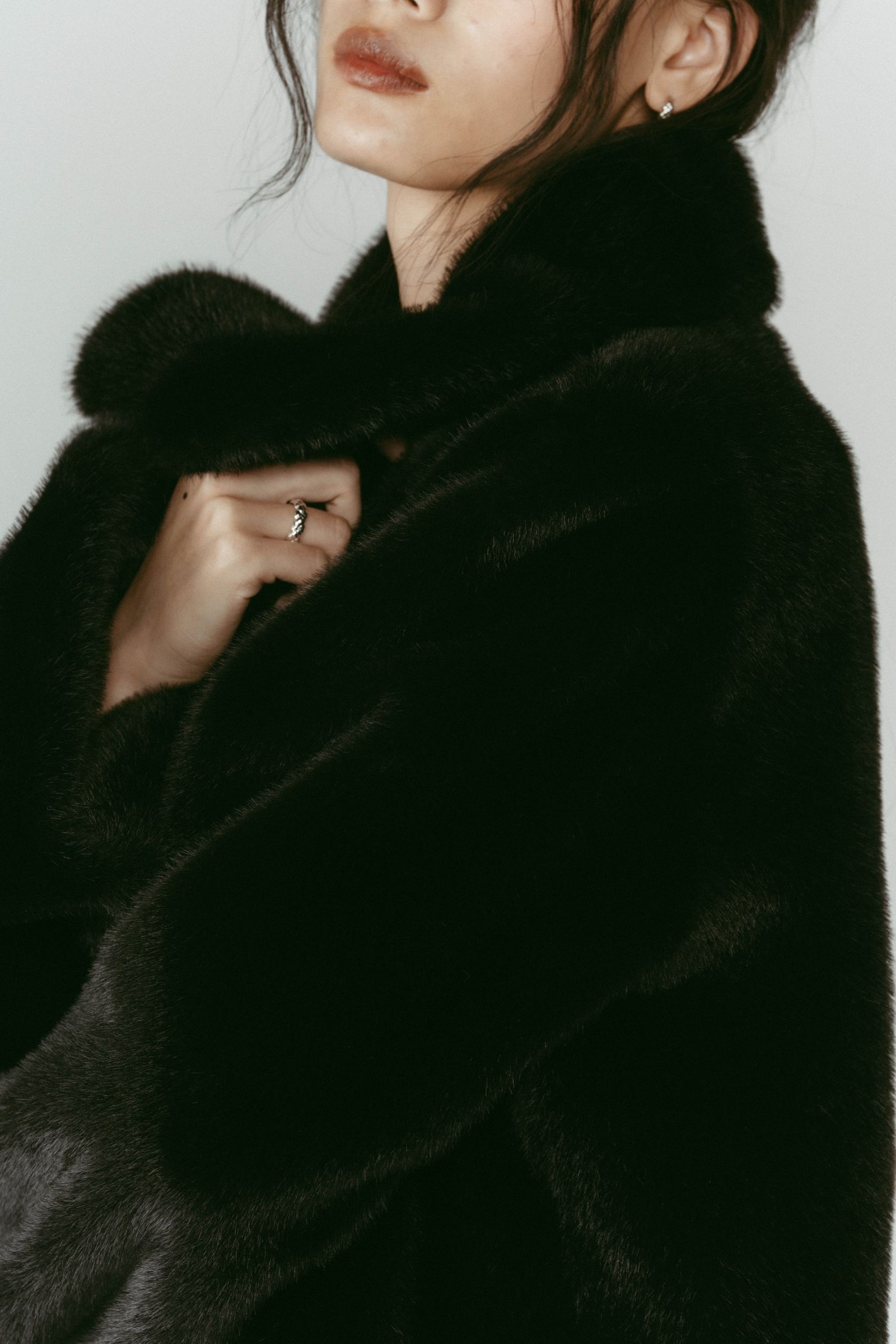 point collar fur coat / ポイントカラー ファーコートジャケット (ブラック) / 25AW