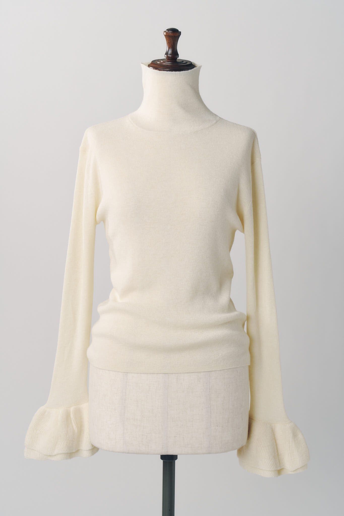 フリルハイネックニット (アイボリー) frill high neck knit (Ivory) / 26AW