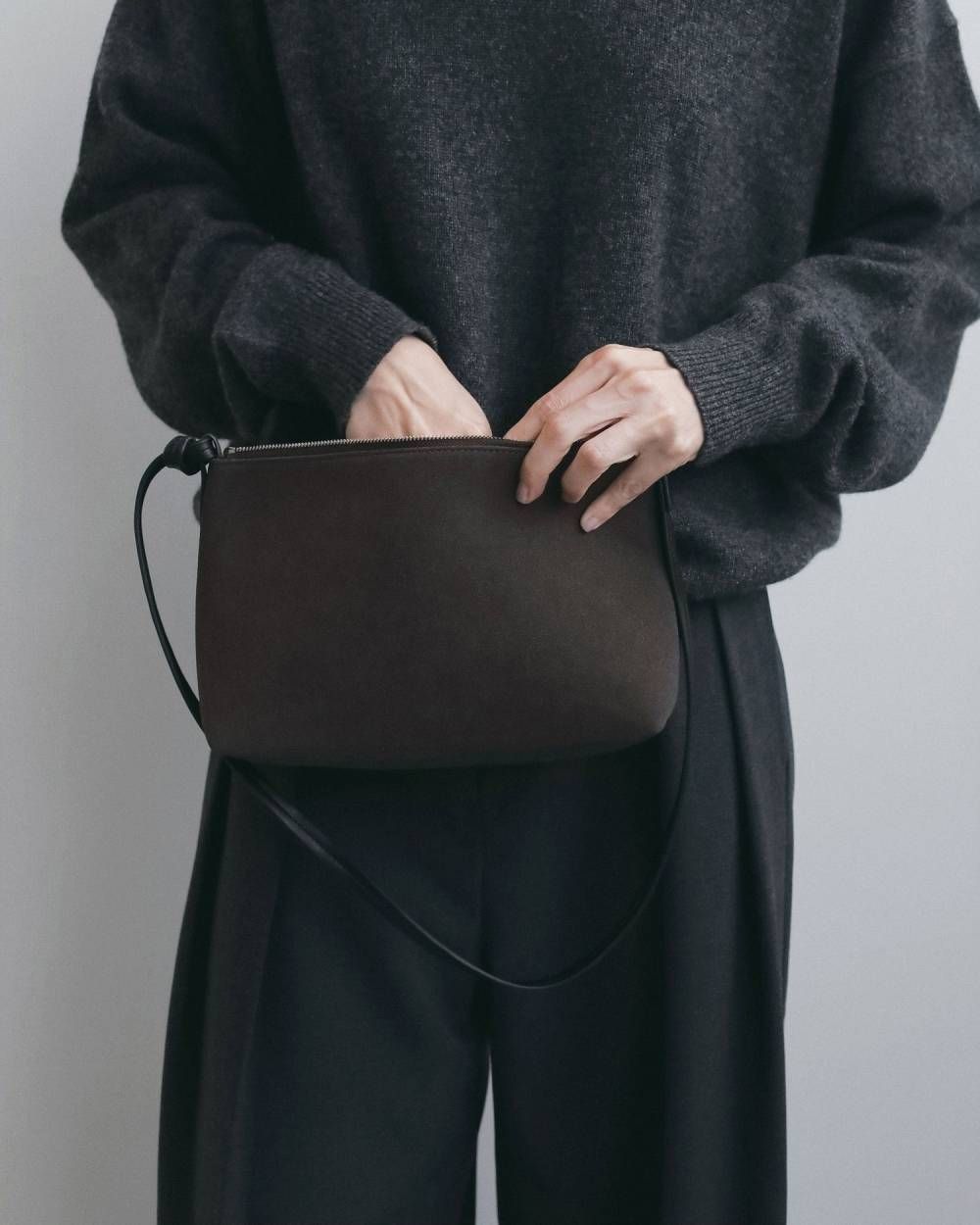 エコレザーハンドバッグ (ブラウン) Ecoleather Hand Bag (Brown) / 26AW 【6月29日まで期間限定予約】