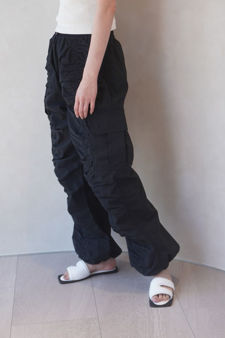 163cm 47kg 裾絞りあり