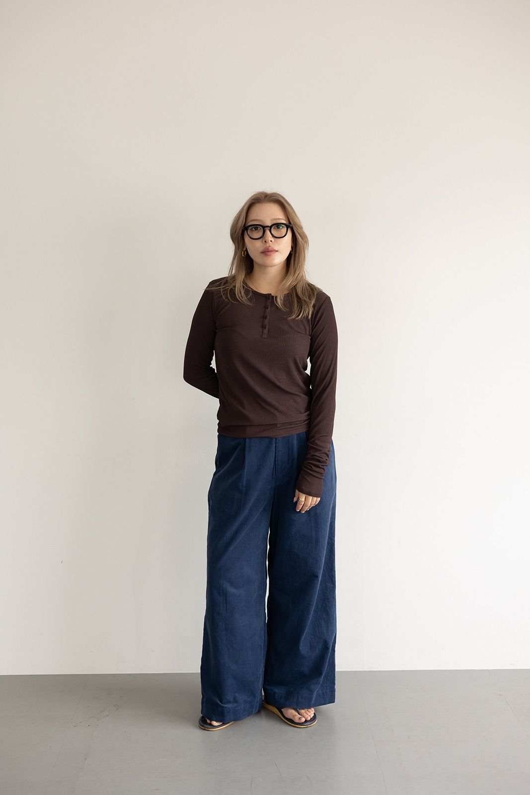 ヘンリーネックリブカットソートップス (バーガンディー)  Henley neck top (Burgundy) /  26SS