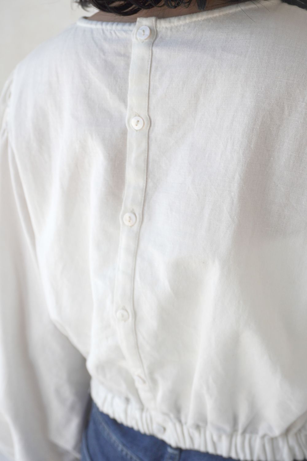 HANDCUT EMBROIDERY TOPS / ハンドカット ワーク刺繍トップス (ホワイト)
