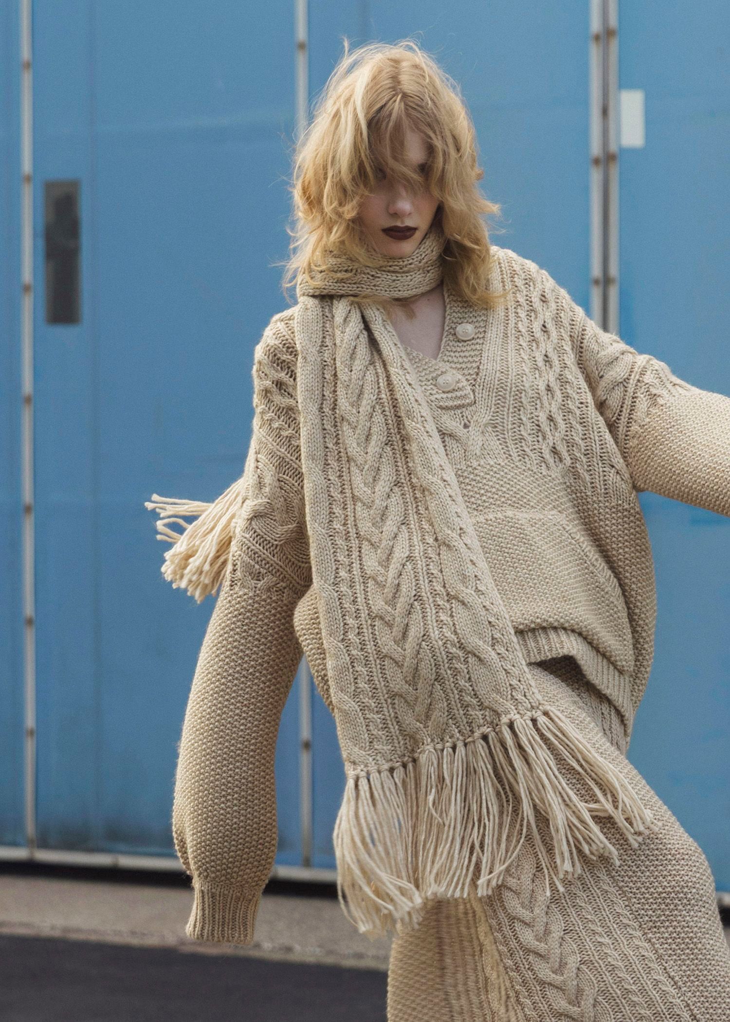 coarse knit cable fringe muffler / フリンジケーブルニットマフラー (タン) / 25AW