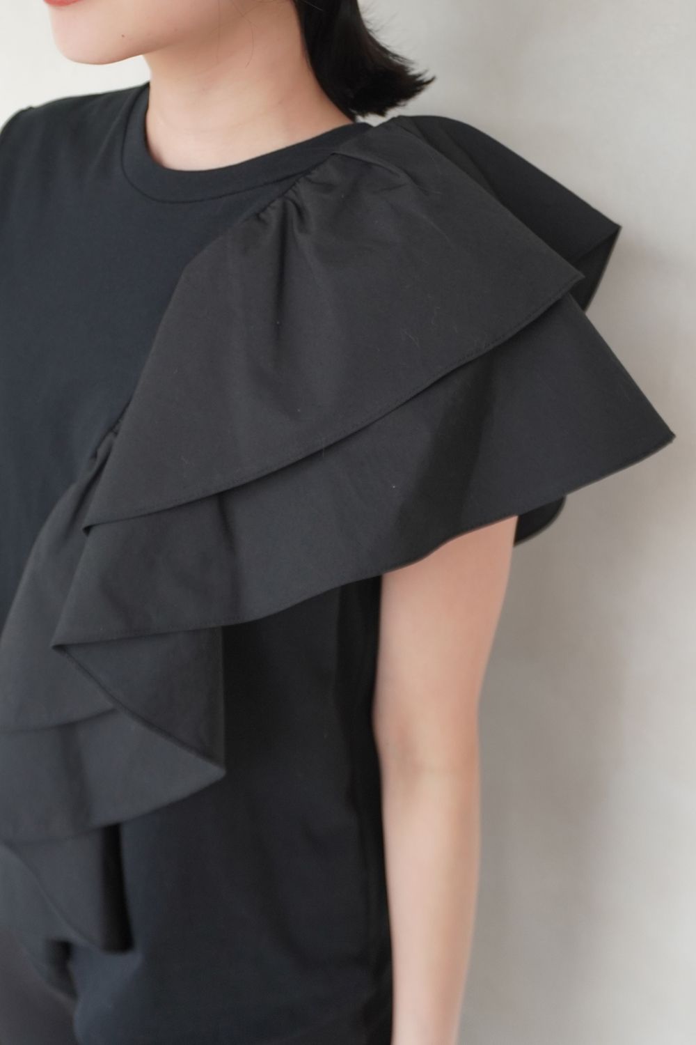 UNBALANCE RUFFLE TANK TOP / アンバランス ラッフル タンクトップ (ノワール)
