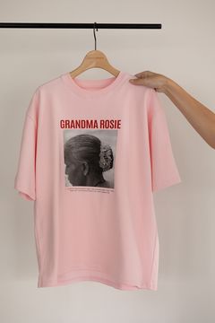 フォトTシャツ (ピンク) GRANDMA ROSIE Photo T-shirt (Pink) /  26SS
