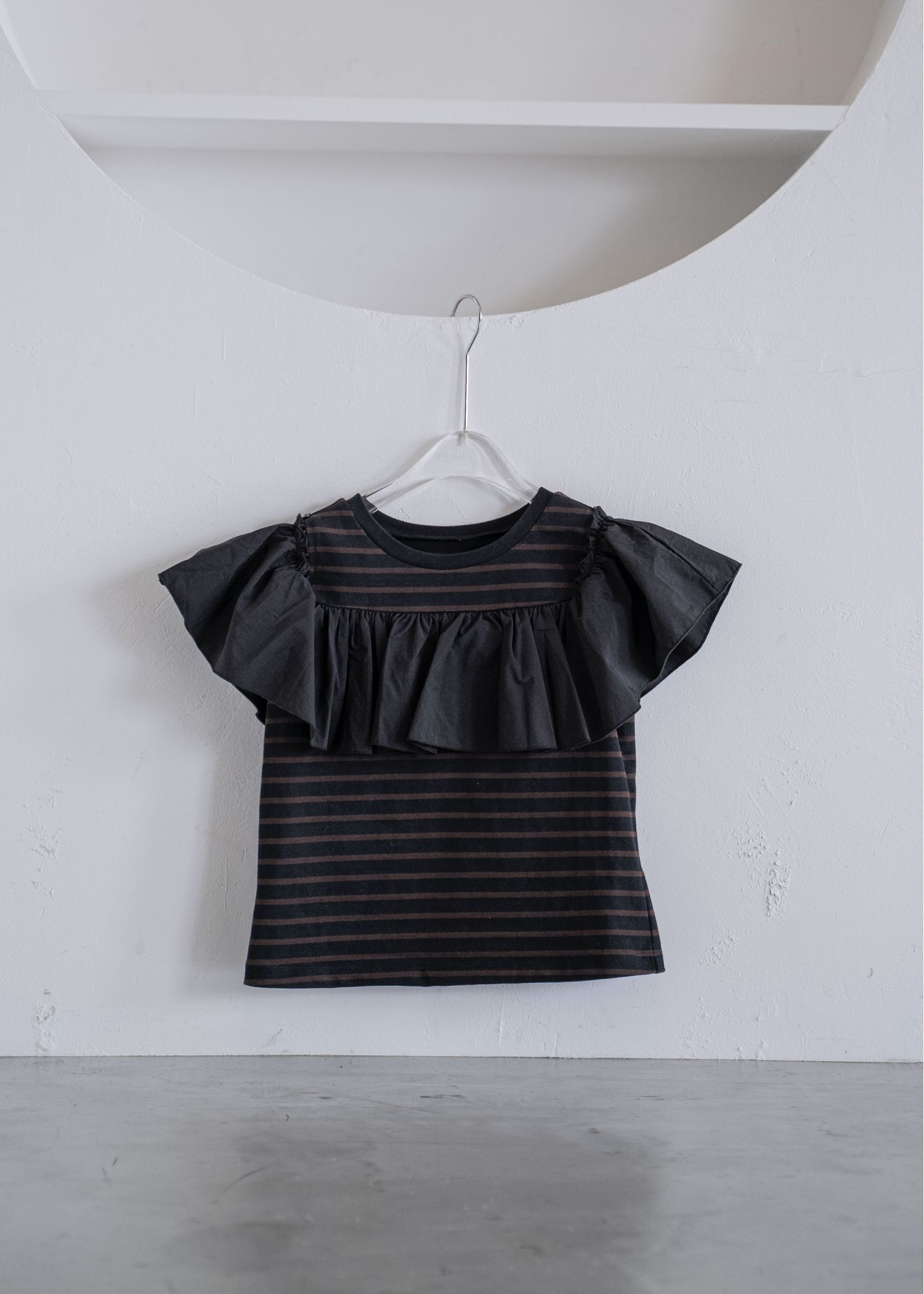 ショルダーフリル ボーダートップス (ブラック) convertible shoulder frill border tops (Black) /  26SS