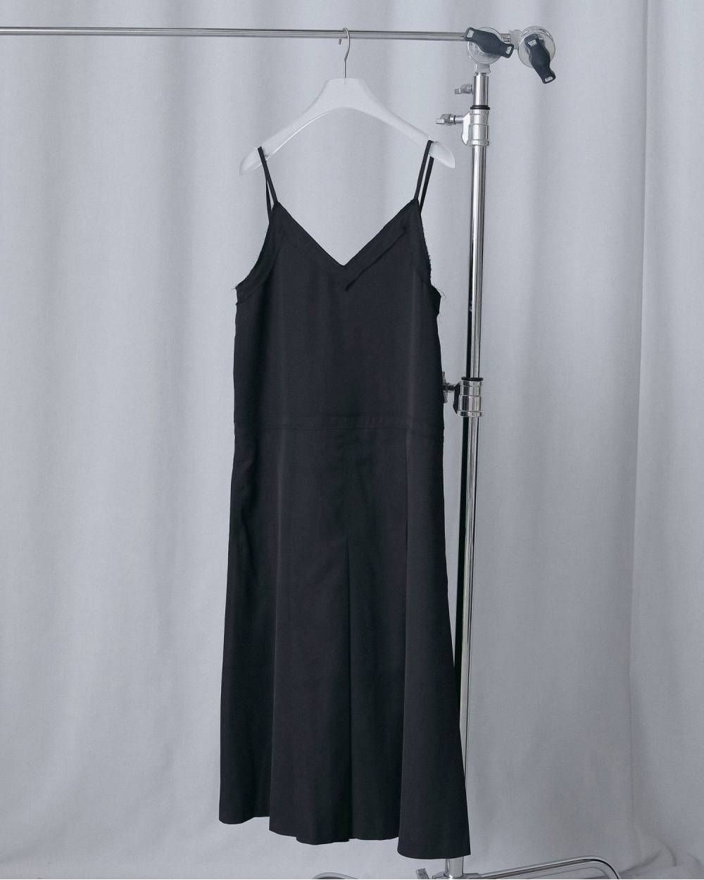 プリーツ キャミソールワンピース (ブラック) Pleats Camisole Onepiece (Black) / 26AW 【6月29日まで期間限定予約】
