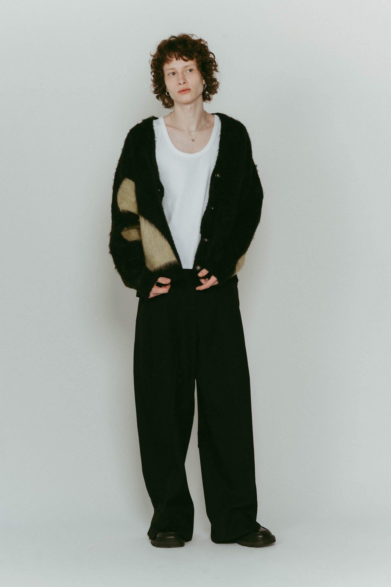 Vnack cardigan(unisex) / Vネックカーディガン (ブラック) / 25AW