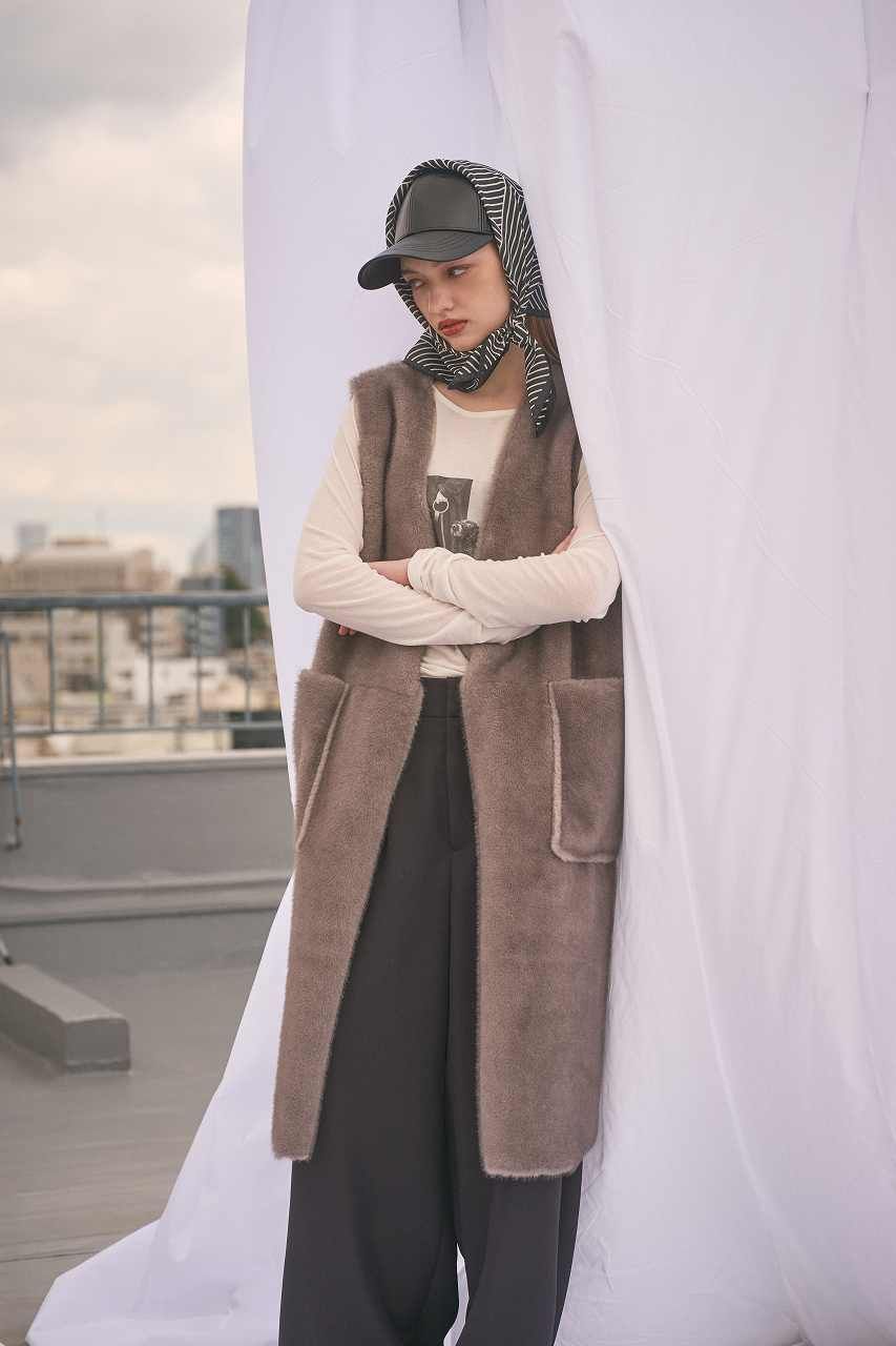 リバーシブル ムートンジレ (ベージュ) Reversible shearling gilet (Beige) / 26AW