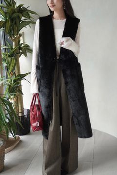 リバーシブル ムートンジレ (ブラック) Reversible shearling gilet (Black) / 26AW