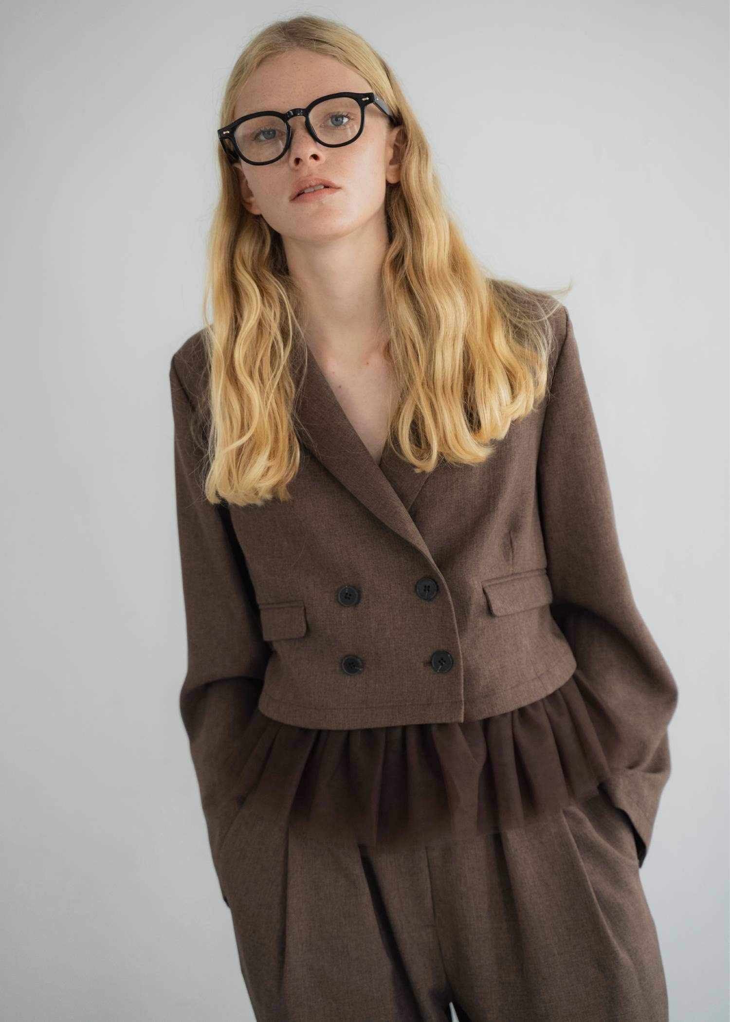 ペプラム チュール クロップド テーラードジャケット (アーモンド) detachable peplum tulle cropped tailored JK (Almond) /  26AW