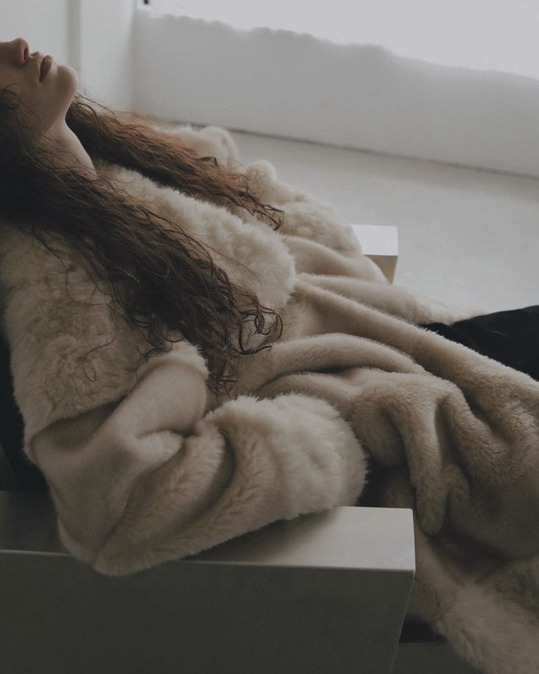 【先行予約】【26TH-19】ミックスファーコート (ベージュ) Mixed Fur Coat (Beige) /  エコファー  /  フェイクファー 【受注期間6/14 23:59まで】