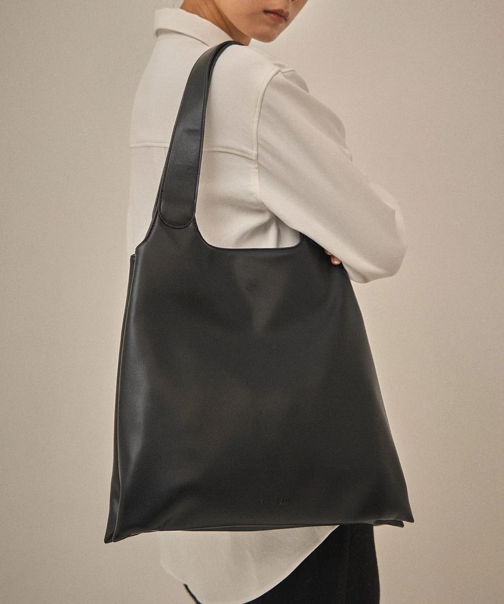 ラウンドハンドルトートバッグ (ブラック) Round-handle Tote Bag (Black) /  26AW