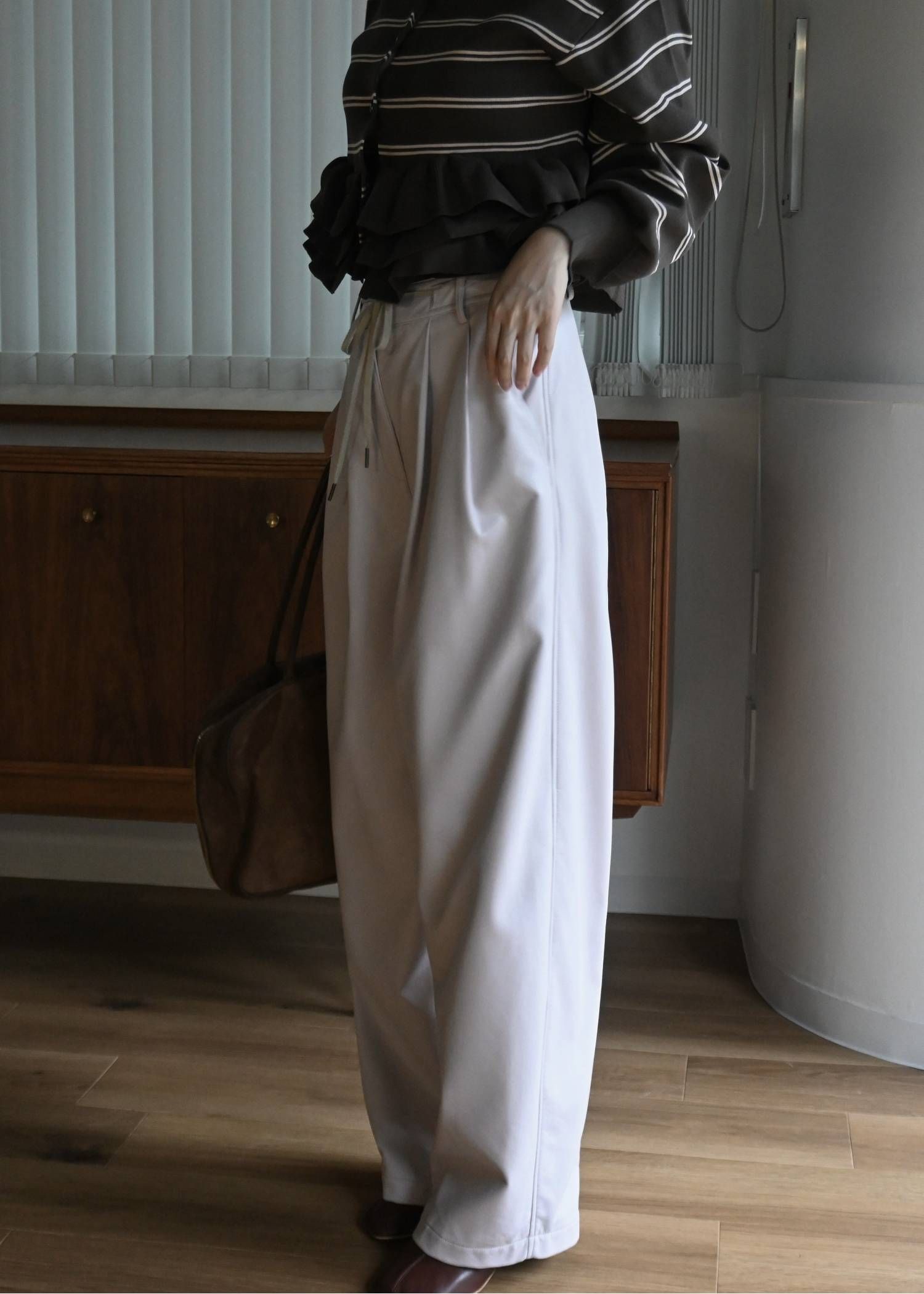 シンセティックレザーパンツ (ライラック) soft synthetic leather relaxed tuck PT (Lilac) /  26AW