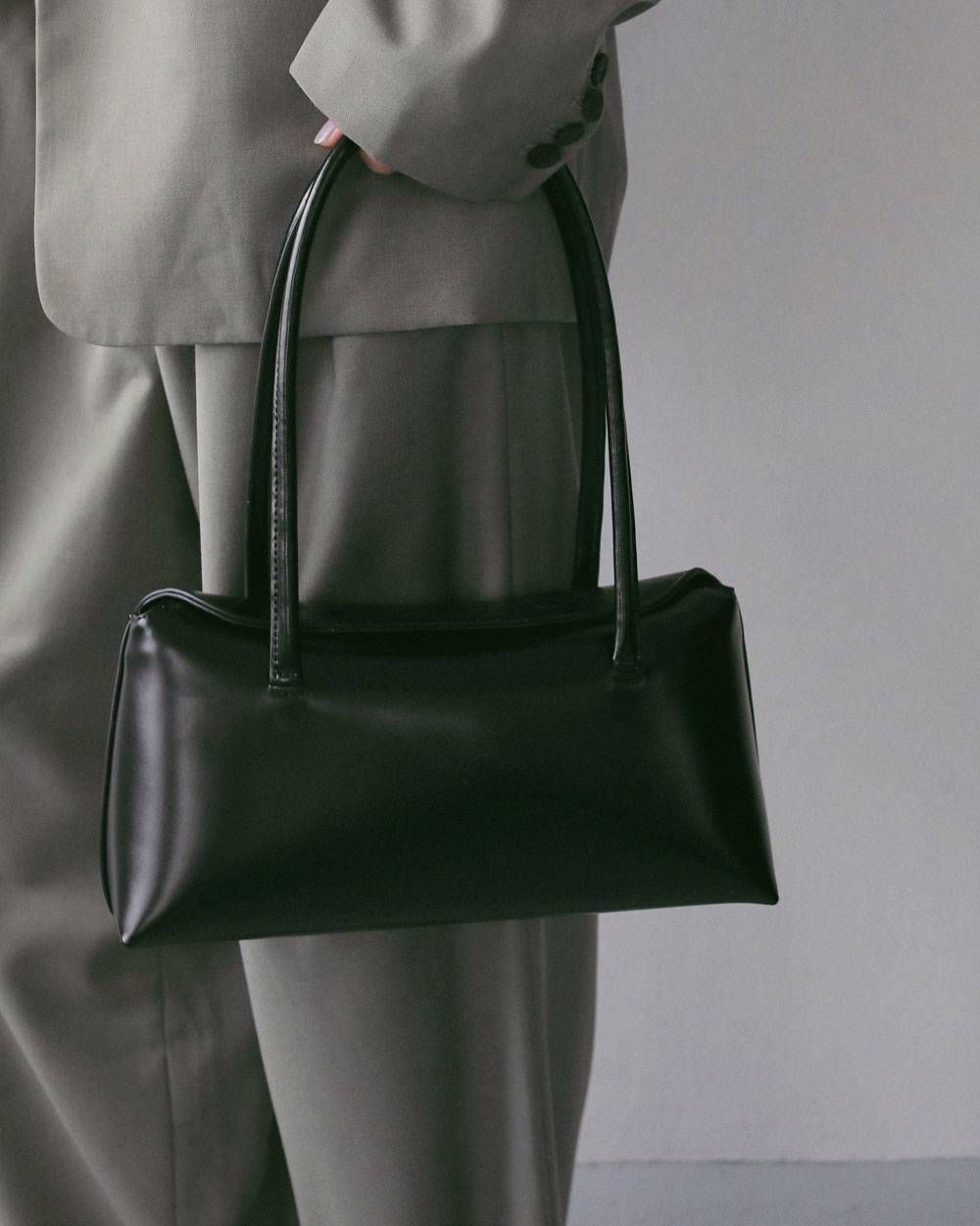 レザーボストンバッグ (ブラック) Leather Boston Bag (Black) / 27SS