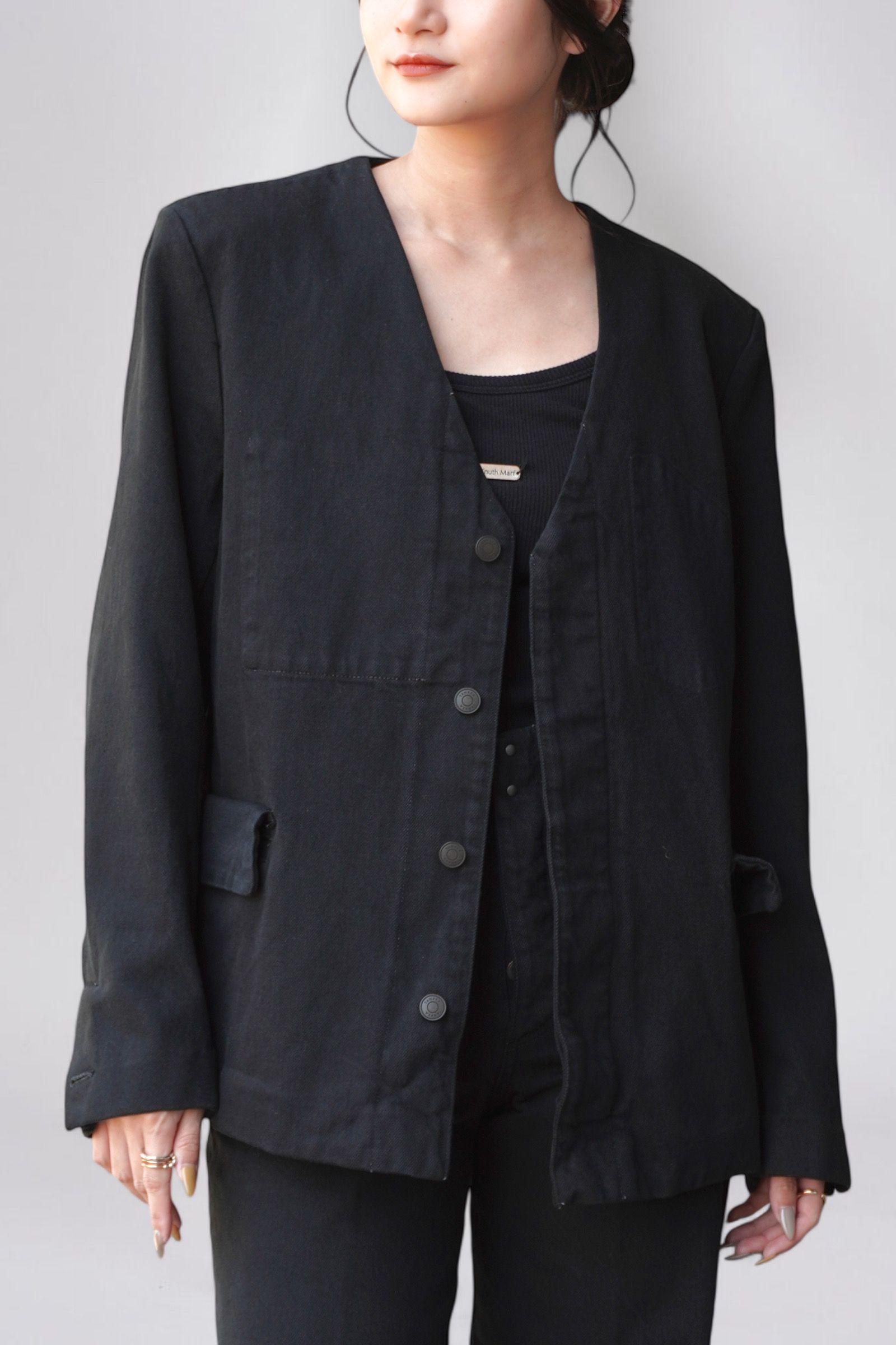 NO COLLAR JEAN JACKET / ノーカラー デニムジャケット (オーバーダイブラック) / レディース