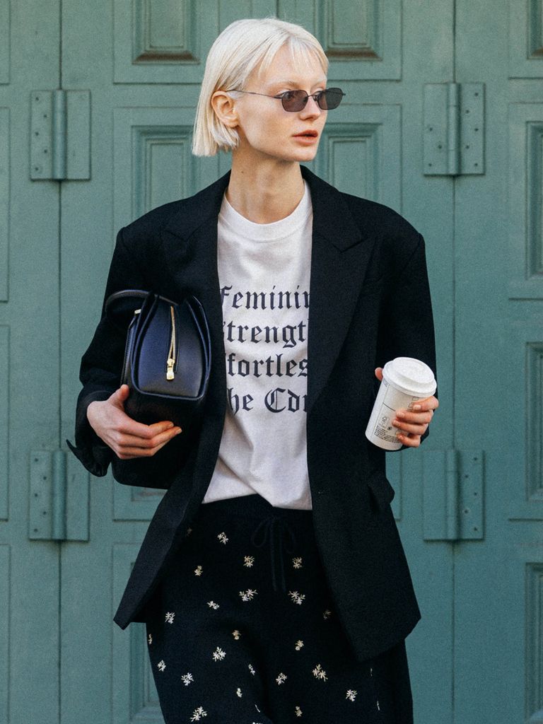 80年代のメンズのTシャツを元にサンプリングされたPARMANENT TEEシリーズ。