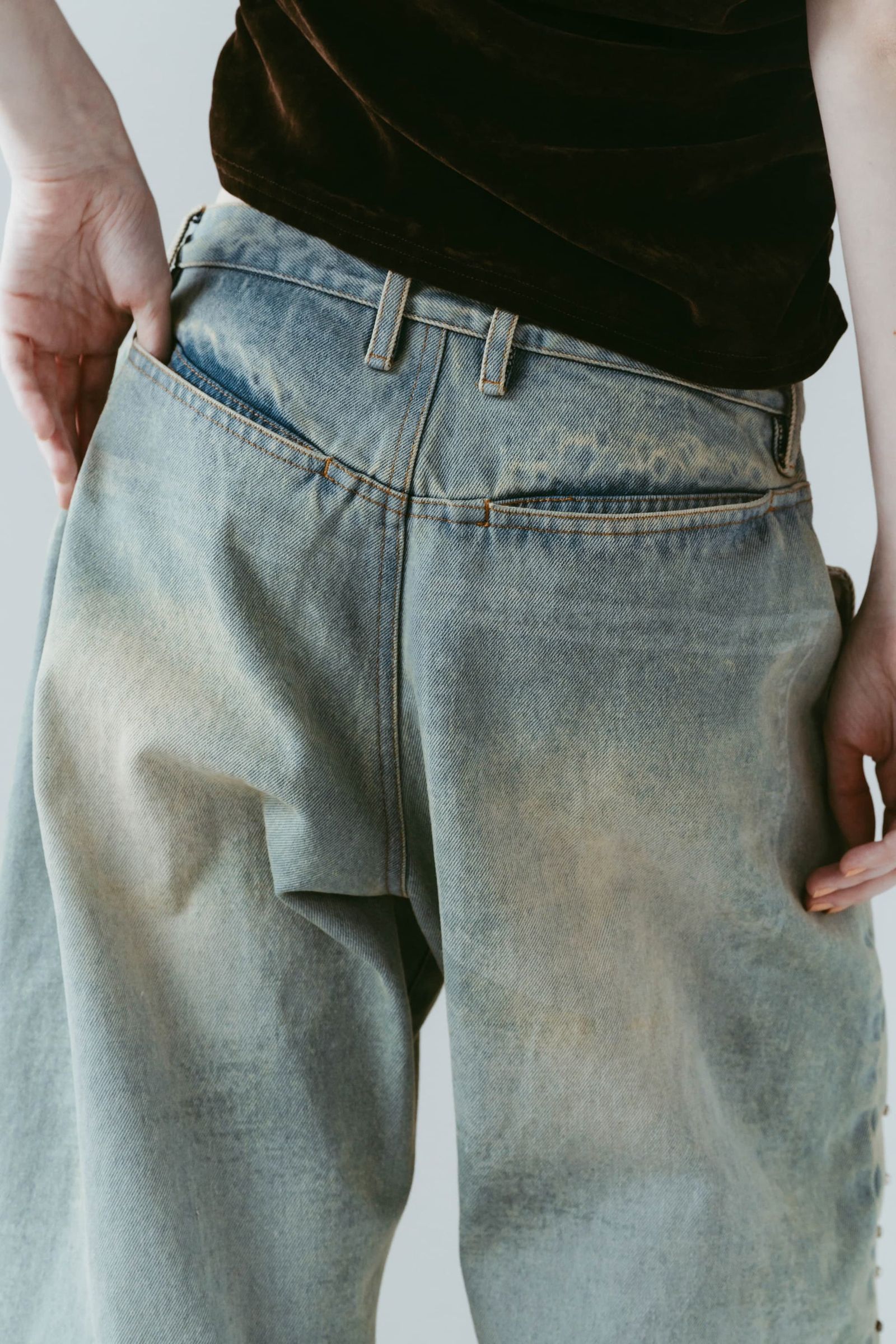 スタッズ ドレープデニム (ブルー) studded draped denim pants(unisex) (Blue) /  26SS
