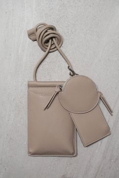 RECYCLING LEATHER MULTI MOBILE POUCH / リサイクルレザーマルチモバイルポーチ (ベージュ) スマホショルダー/コインケース・カードホルダー付き / 取り外し可能