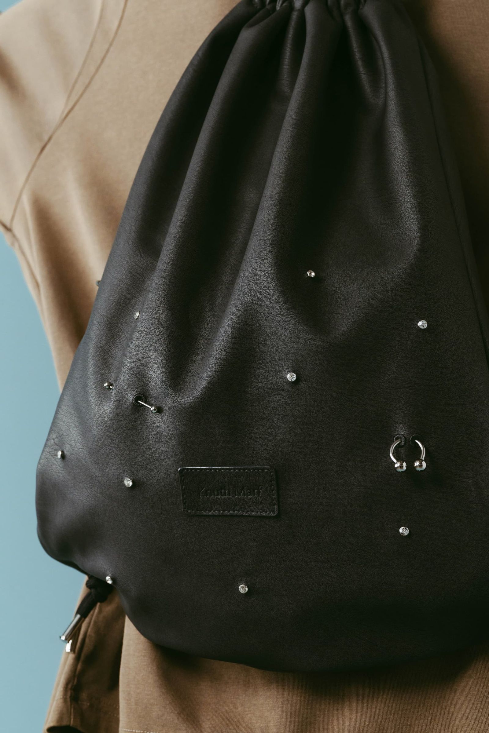 レザードローストリングバッグ (ブラック) leather drawstring bag (Black) /  26SS