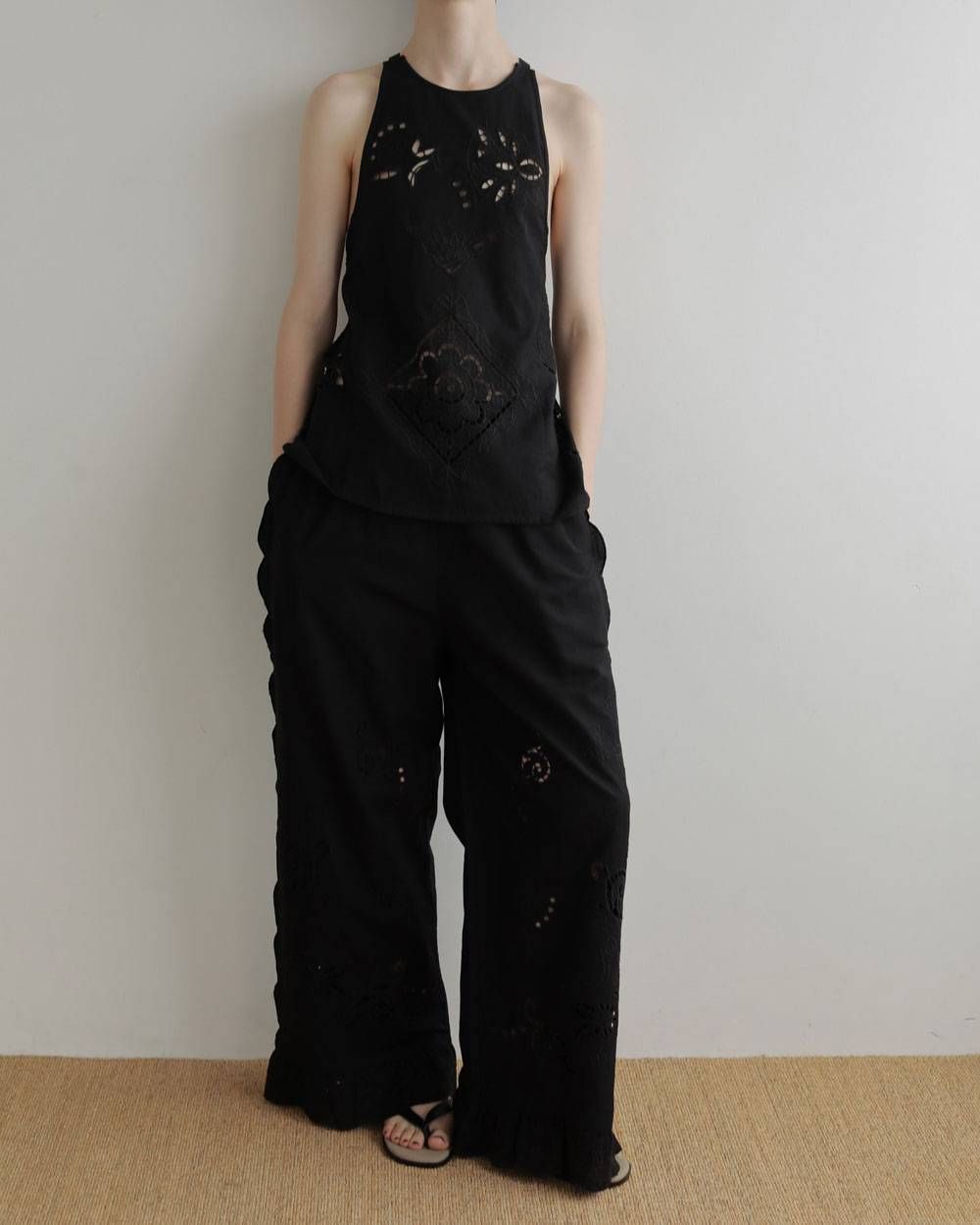 カットワークレースエプロン (ブラック) Cutwork Lace Apron (Black) / 27SS
